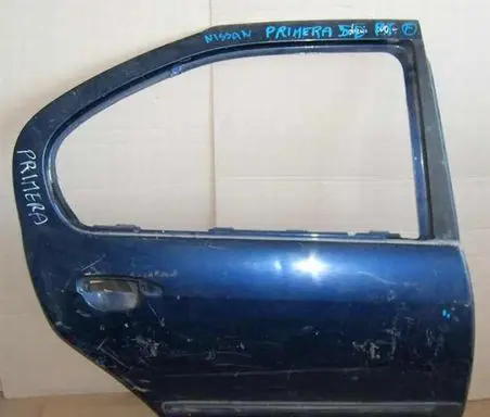 Nissan Primera Rear door