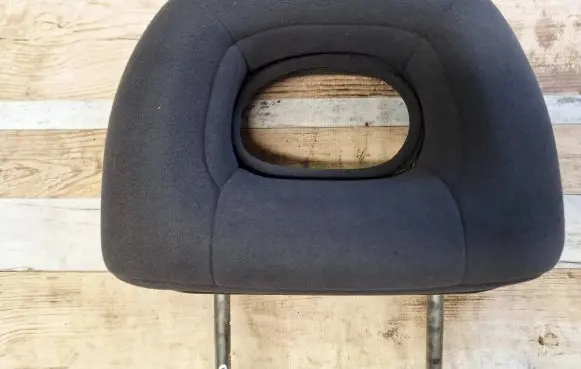 Mitsubishi Outlander Front seat headrest 