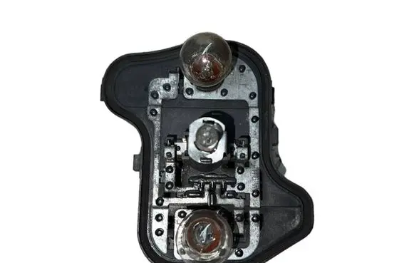 Volkswagen Golf V Tail light bulb cover holder 1K6945257 28492102