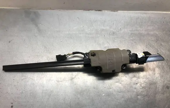Audi A5 Seat belt adjustment motor 8W6857760 8W6864860