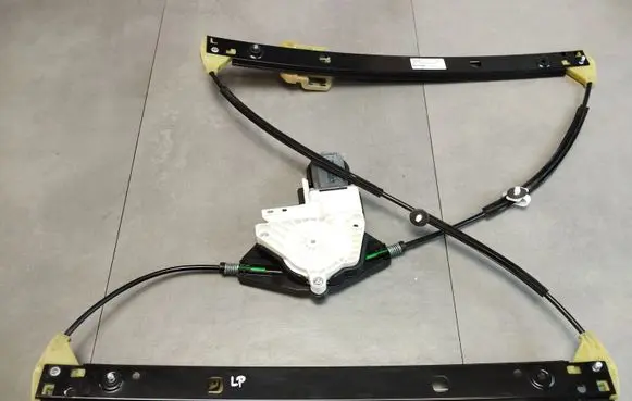 Audi A8 S8 D4 4H Front door window regulator with motor 4H0837461B