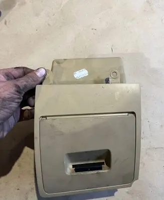 BMW 5 E60 E61 Headlining roof glove box 585300104