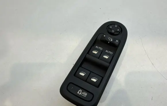 Citroen C3 Electric window control switch 96652236XT