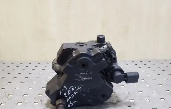 BMW X3 E83 Fuel injection high pressure pump 0445010045 7788670