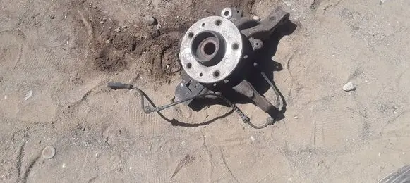 Renault Scenic III - Grand scenic III Front wheel hub 479100004R