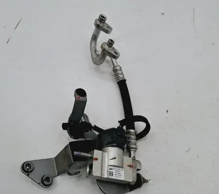 Peugeot 208 II Air conditioning (A/C) expansion valve T588455A1