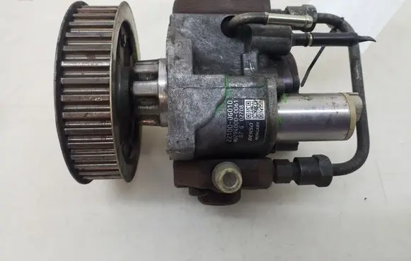 Toyota Avensis T250 Fuel injection high pressure pump 221000G010