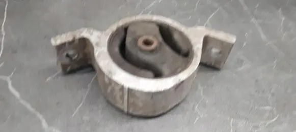 Nissan Primera Engine mount vacuum valve 1132170