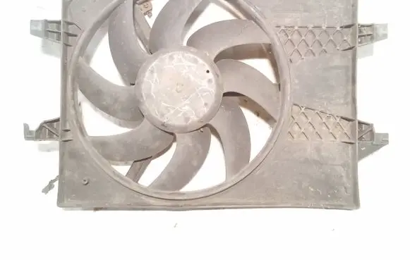 Ford Fiesta Radiator cooling fan shroud 8240365