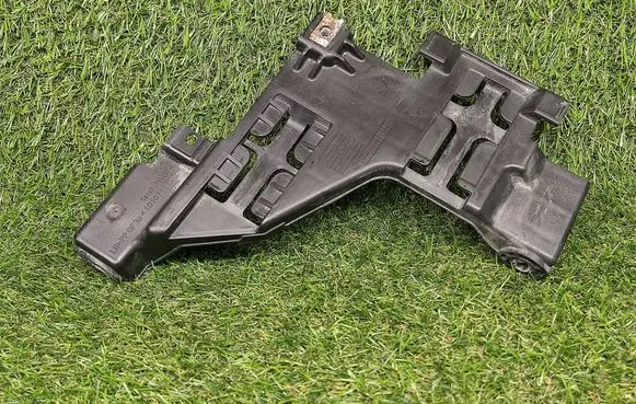 Audi Q5 SQ5 Headlight/headlamp mounting bracket 1010717075