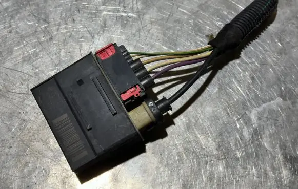 Citroen Berlingo Glow plug pre-heat relay 9652021180