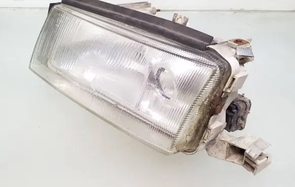 Skoda Octavia Mk1 (1U) Headlight/headlamp 24608500