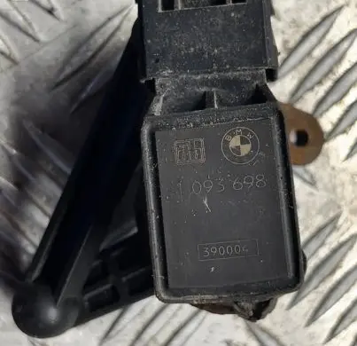 BMW X5 E53 Yaw turn rate sensor 1093698 390004