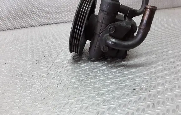 Mazda 323 Power steering pump