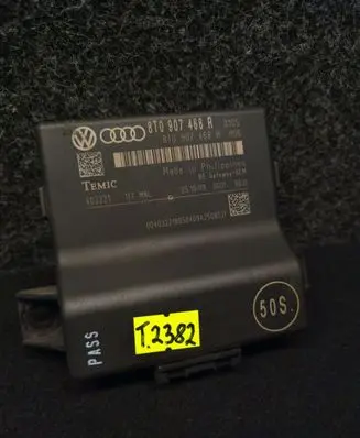 Audi A5 8T 8F Gateway control module 8T0907468R