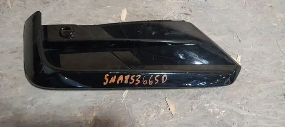 Volkswagen Tiguan Front bumper lower grill 5NA853665D