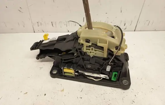 Volvo V60 Gear shifter/selector 31367921 S797B 20150528210541