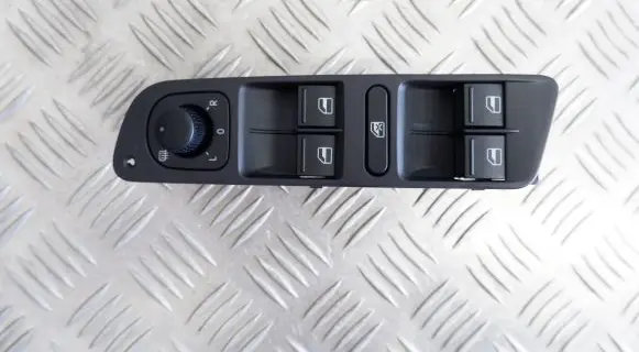 Volkswagen Tiguan Electric window control switch 1K4959857B 1K0959565L