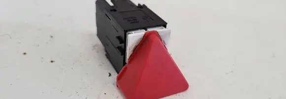 Volkswagen Touran I Hazard light switch