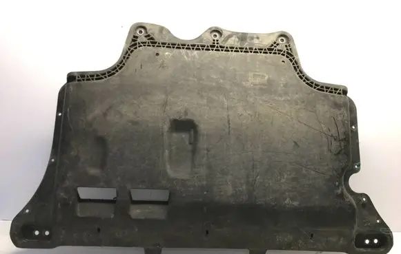 Volkswagen Tiguan Engine splash shield/under tray 5QF825901