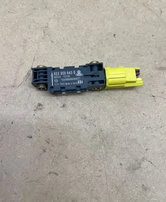 Audi A4 S4 B7 8E 8H Airbag deployment crash/impact sensor 8E0959643B 600433 131205
