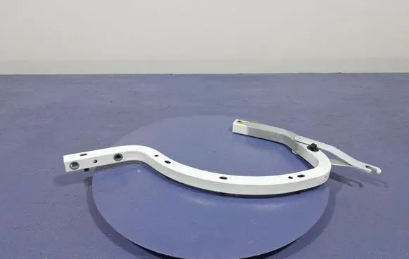 Toyota Corolla E10 Tailgate/trunk/boot hinge 