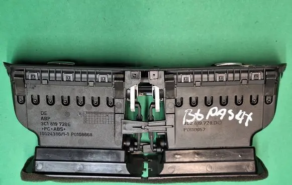 Volkswagen PASSAT B6 Dash center air vent grill 3c1819728e