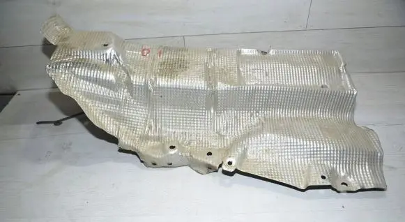 Exhaust heat shield