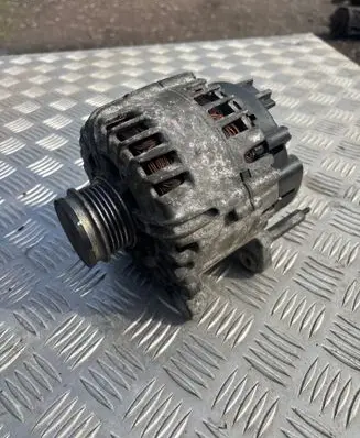 Volkswagen Golf VI Generator/alternator 03L903023F 2607703A