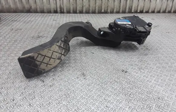 Audi A6 S6 C5 4B Accelerator throttle pedal 8D1723523N