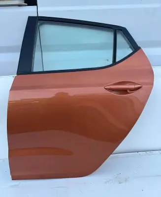 Hyundai i10 Rear door