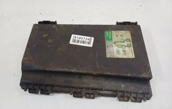 Opel Zafira B Fuse box cover 13125865