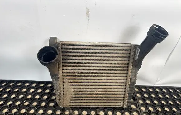 Audi Q7 4L Intercooler radiator 7L6145804A