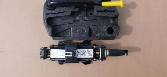 Renault Laguna I Lift Jack 7700842012