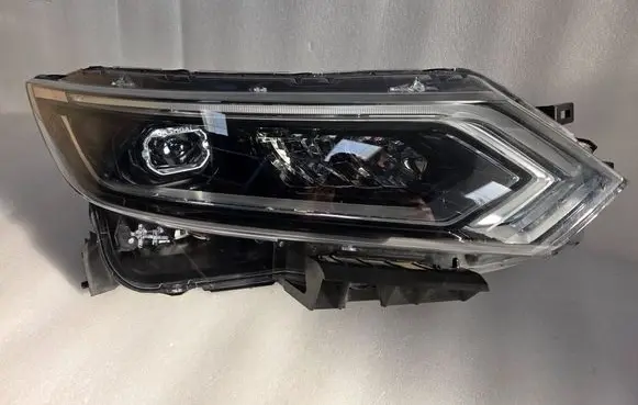 Nissan Qashqai Headlight/headlamp 10019011
