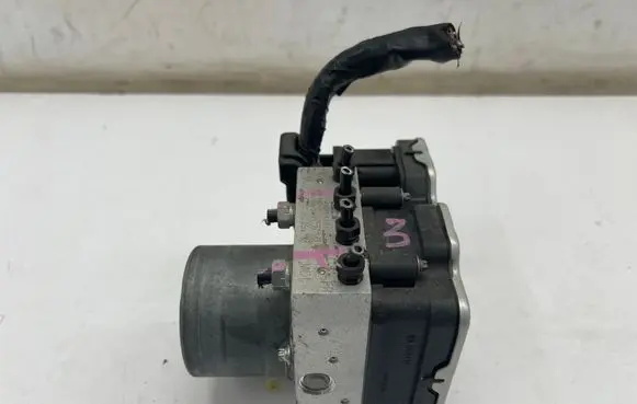 Toyota Yaris XP210 ABS Pump 44540K0151