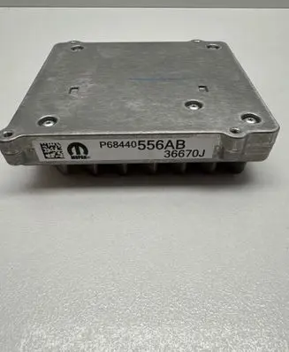 Chrysler Pacifica Sound amplifier P68440556AB 36670J