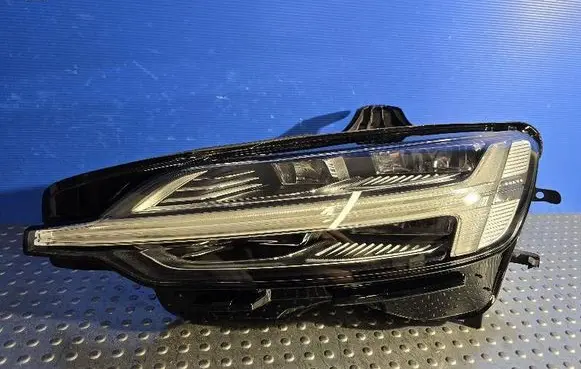 Volvo S60 Headlight/headlamp 32228866