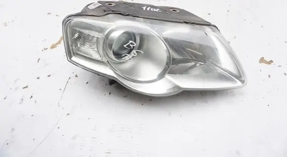 Volkswagen PASSAT B6 Headlight/headlamp