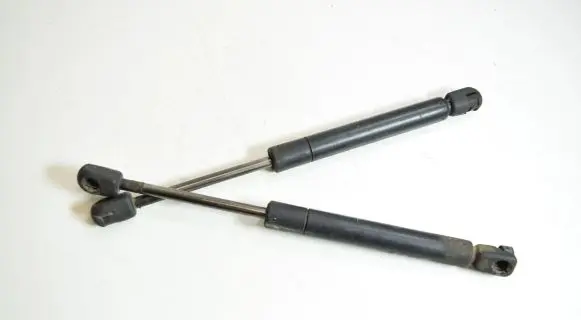 Audi A4 S4 B5 8D Tailgate/trunk strut/damper 8D5827552C 8D5827552B
