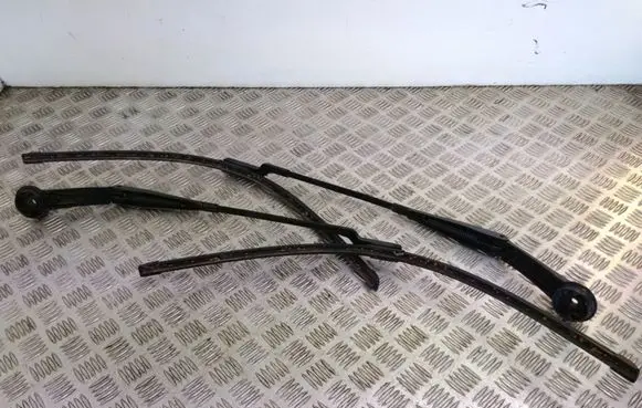Ford Focus Front wiper blade arm BM5117526AC BM52117526BC