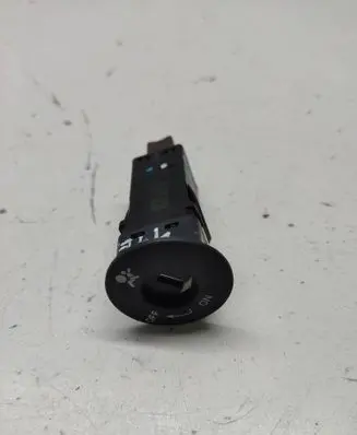 Nissan Qashqai Passenger airbag on/off switch 25585BC610 2108407