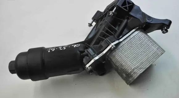 BMW 5 F10 F11 Oil filter cover 8585625