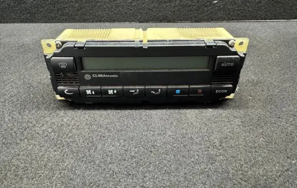 Volkswagen PASSAT B5 Climate control unit 3B1907044B 5HB00761710