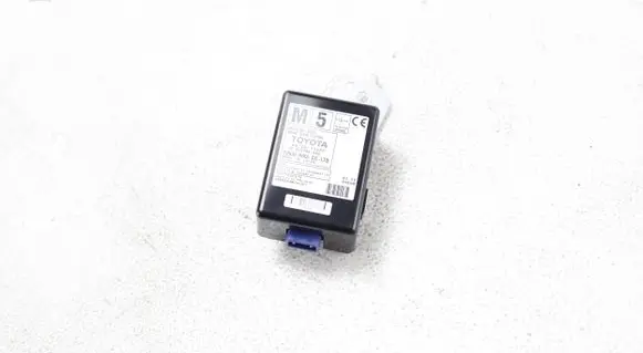 Toyota RAV 4 (XA40) Door central lock control unit/module 8974042050