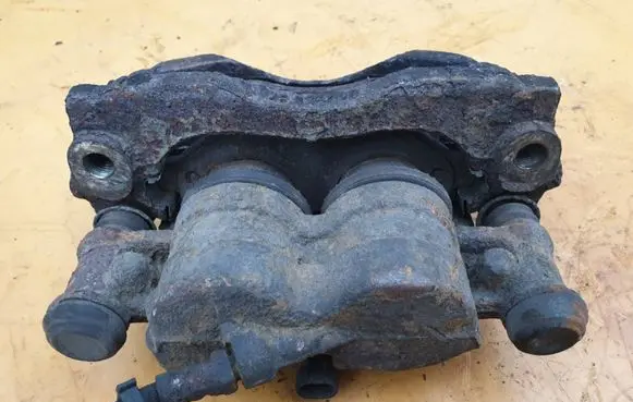 Iveco Daily 35 - 40.10 Front brake caliper 504120470