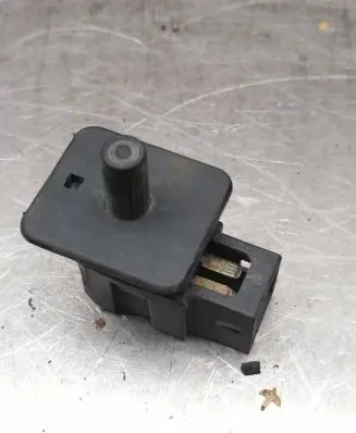 Mercedes-Benz CLK A208 C208 Front door sensor 2028209510