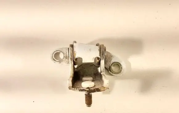Toyota Avensis T220 Rear door upper hinge