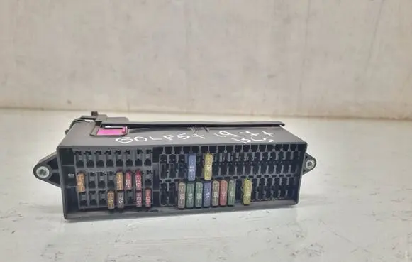Volkswagen Golf Plus Fuse module 5N0971845C