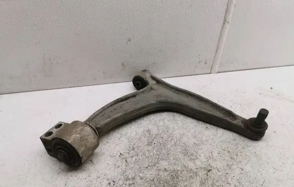 Opel Vectra C Front lower control arm/wishbone